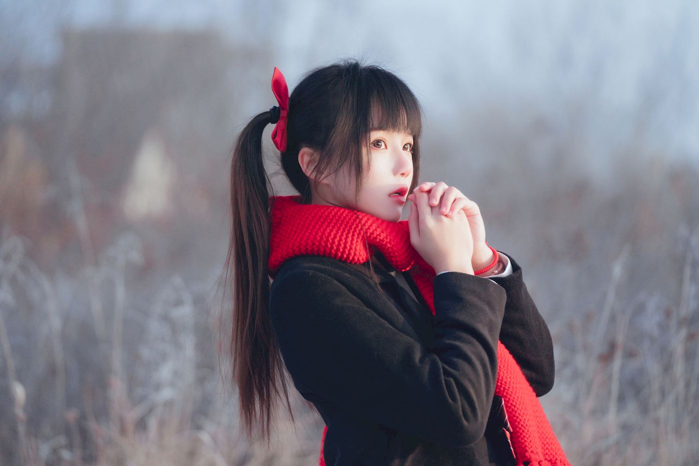 网络美女桜桃喵红色大围巾校服格子裙清纯风户外写真-御萝部落-御萝部落