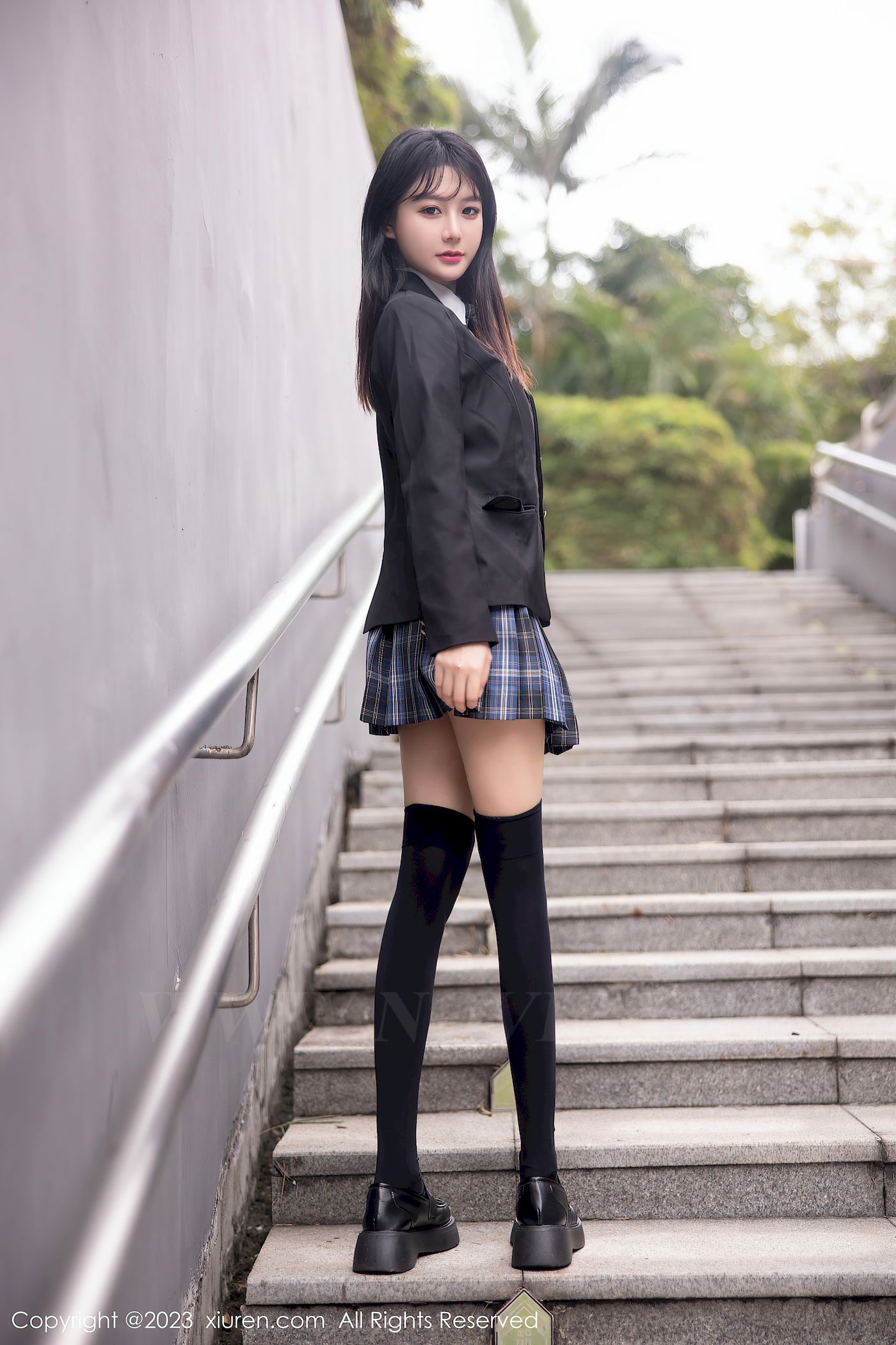 秀人网美女模特幼幼学妹制服格子裙搭配长筒袜性感写真-御萝部落-御萝部落