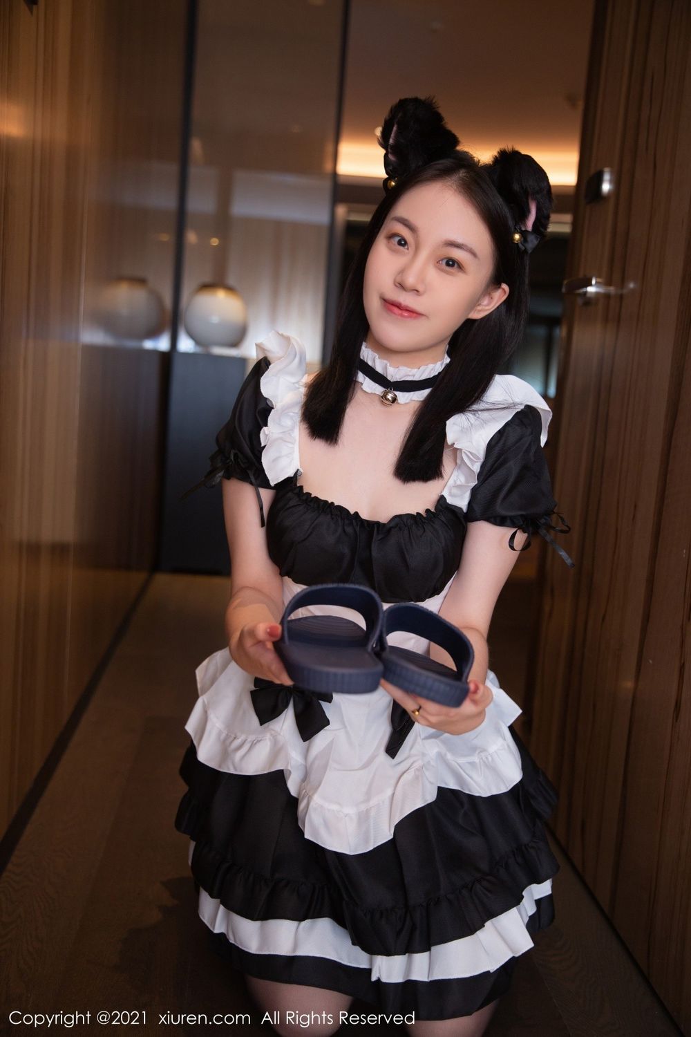 秀人网美女模特一颗甜蛋黄a黑丝美腿深夜女仆服务性感写真-御萝部落-御萝部落