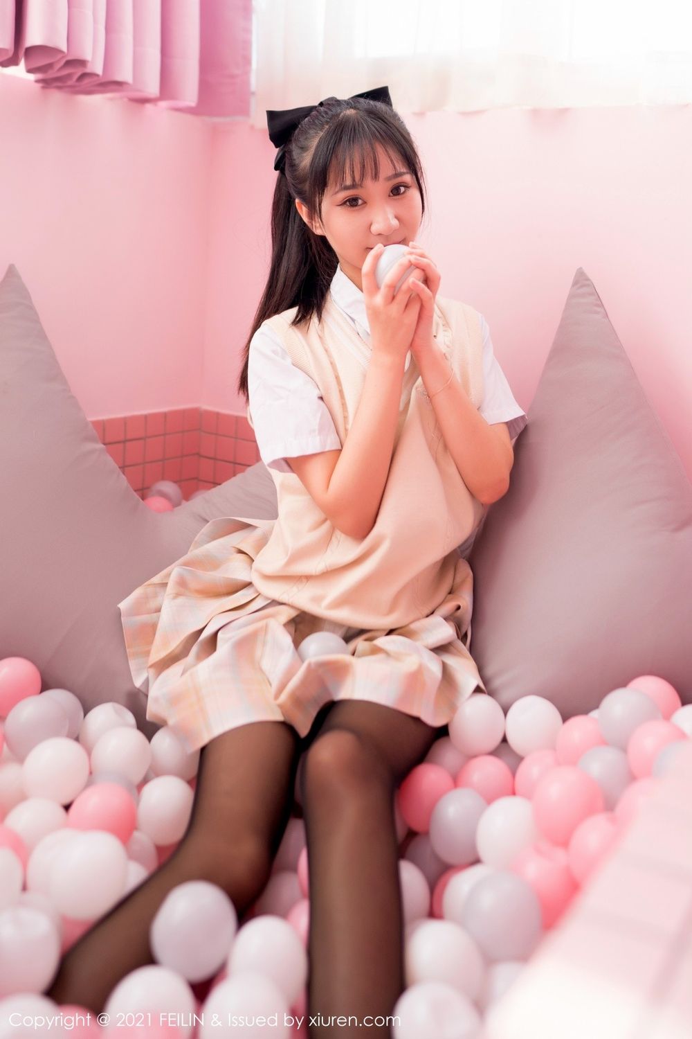 美女模特小果冻儿jelly兔耳装与黑丝制服系列性感写真