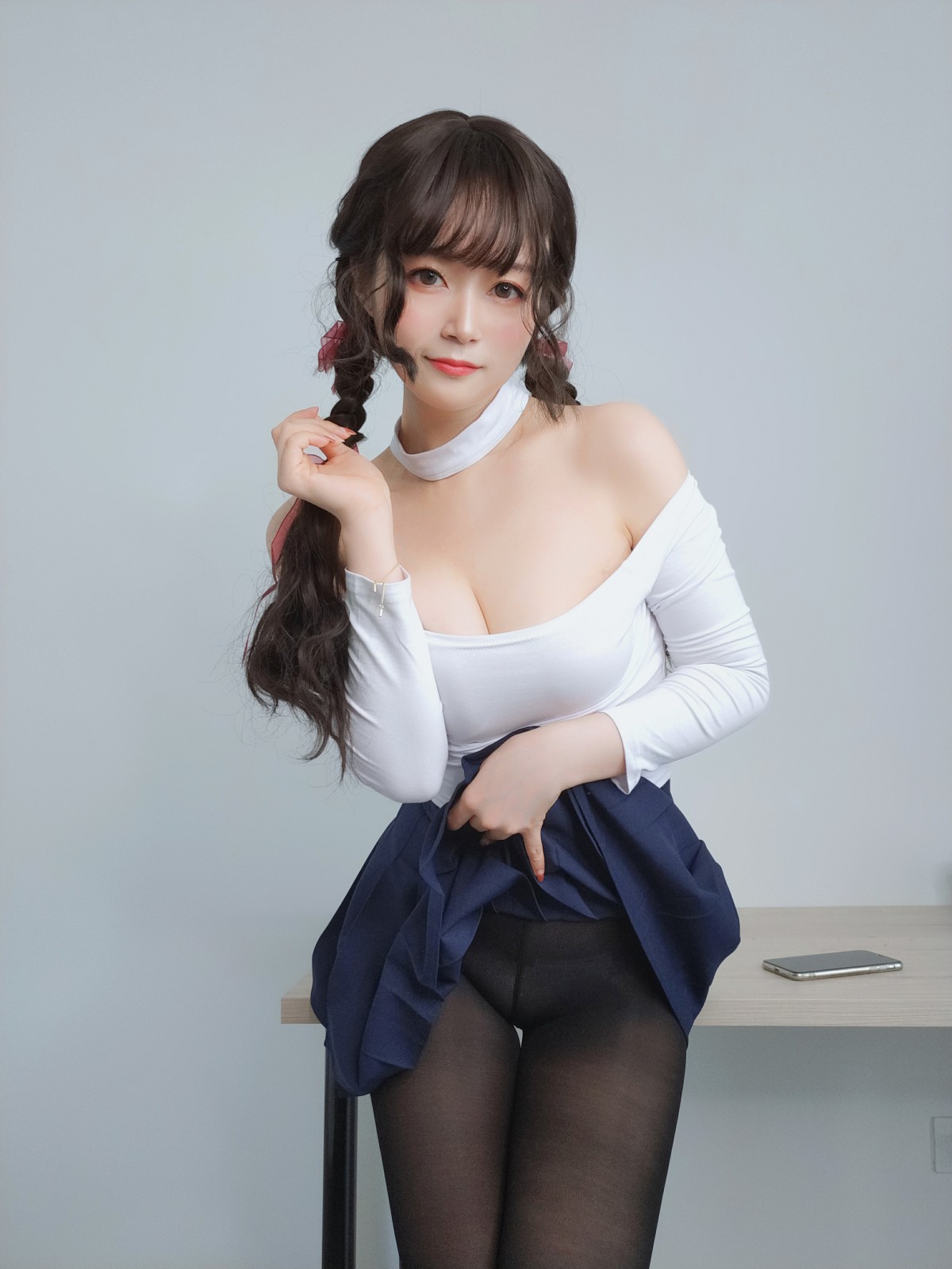 Coser小姐姐白银 – 邻家大姐姐的黑丝 – COSPLAY-御萝部落