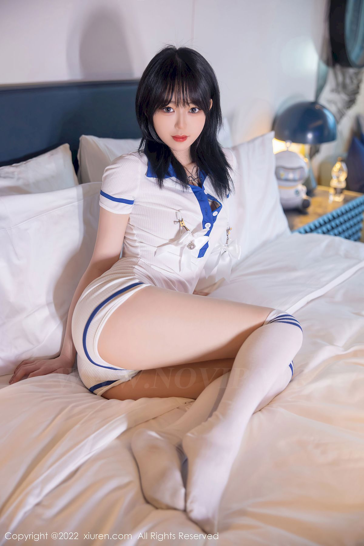 模特奶瓶子 - 水手服饰+白色长袜性感写真