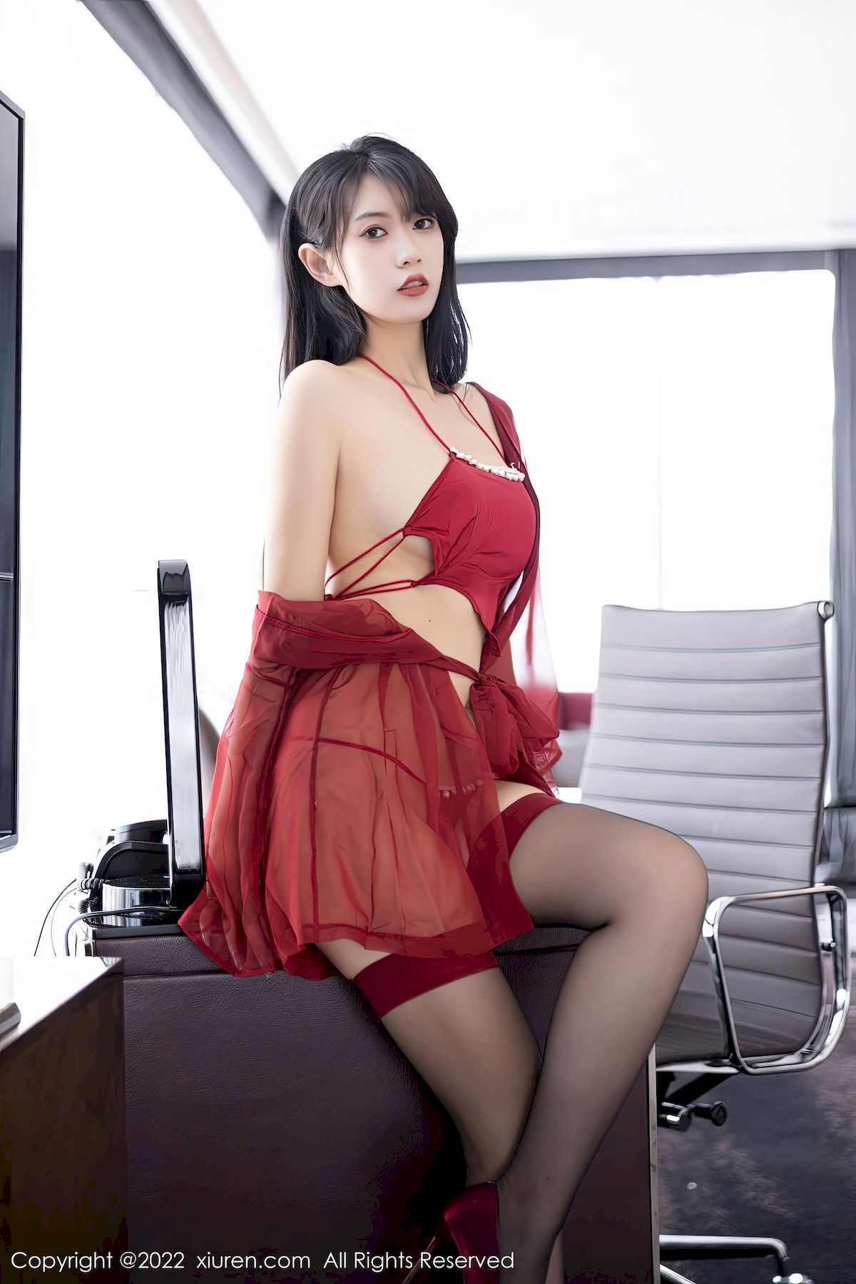 林子遥 - 红黑两套服饰+曼妙身姿性感写真