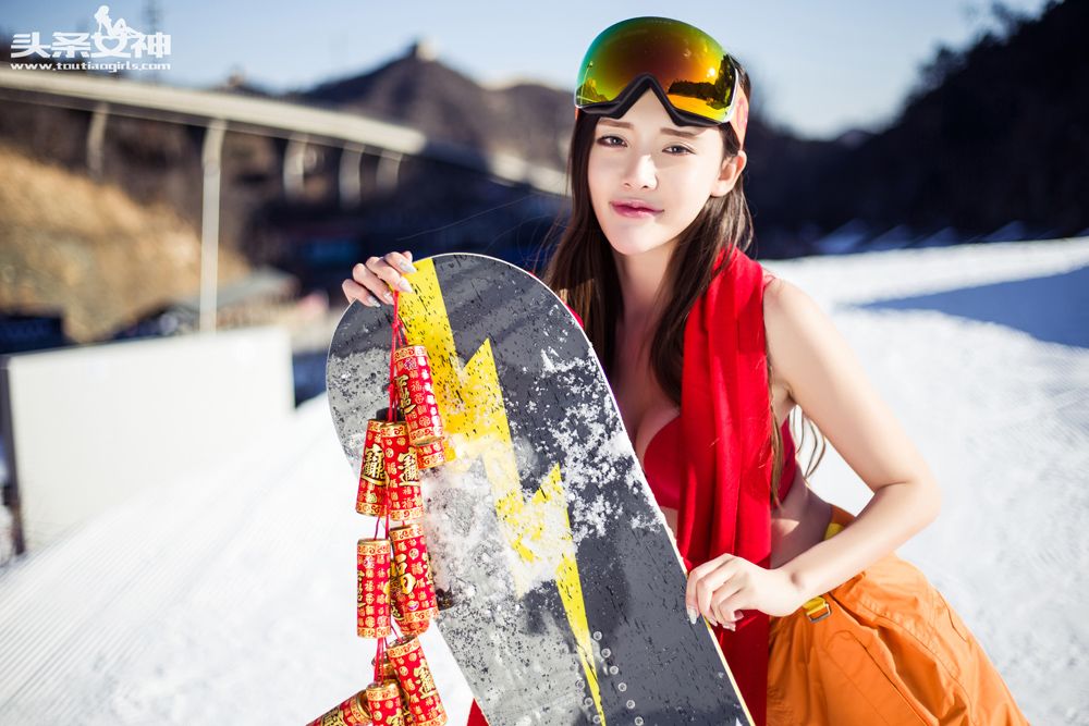 头条女神崔昭妍雪地坚挺美胸性感身材内衣诱惑写真