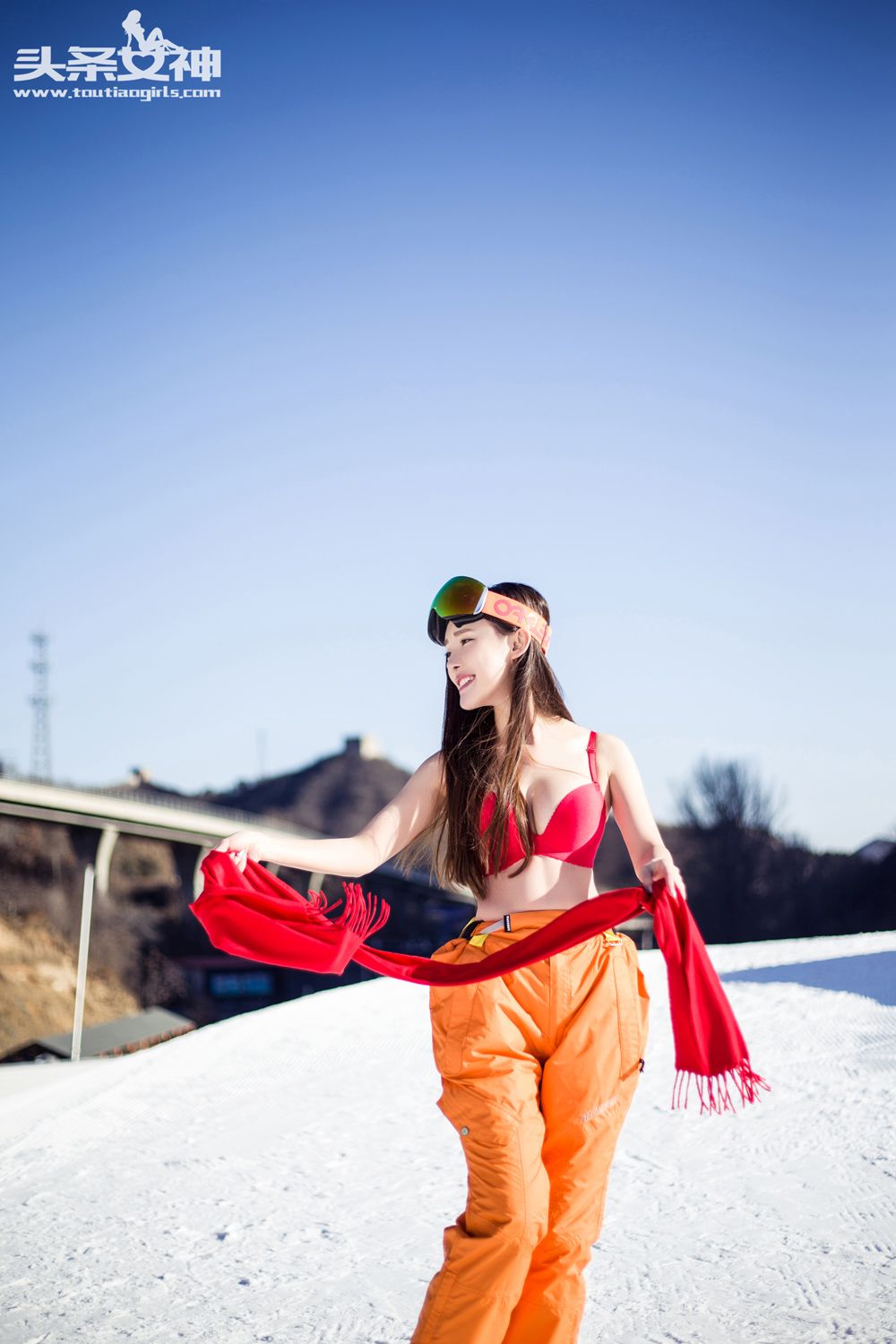 头条女神崔昭妍雪地坚挺美胸性感身材内衣诱惑写真