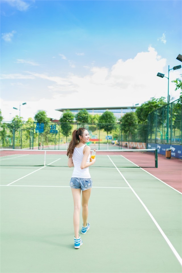 清纯美女校花球场气质写真 美丽的风景线-御萝部落-御萝部落