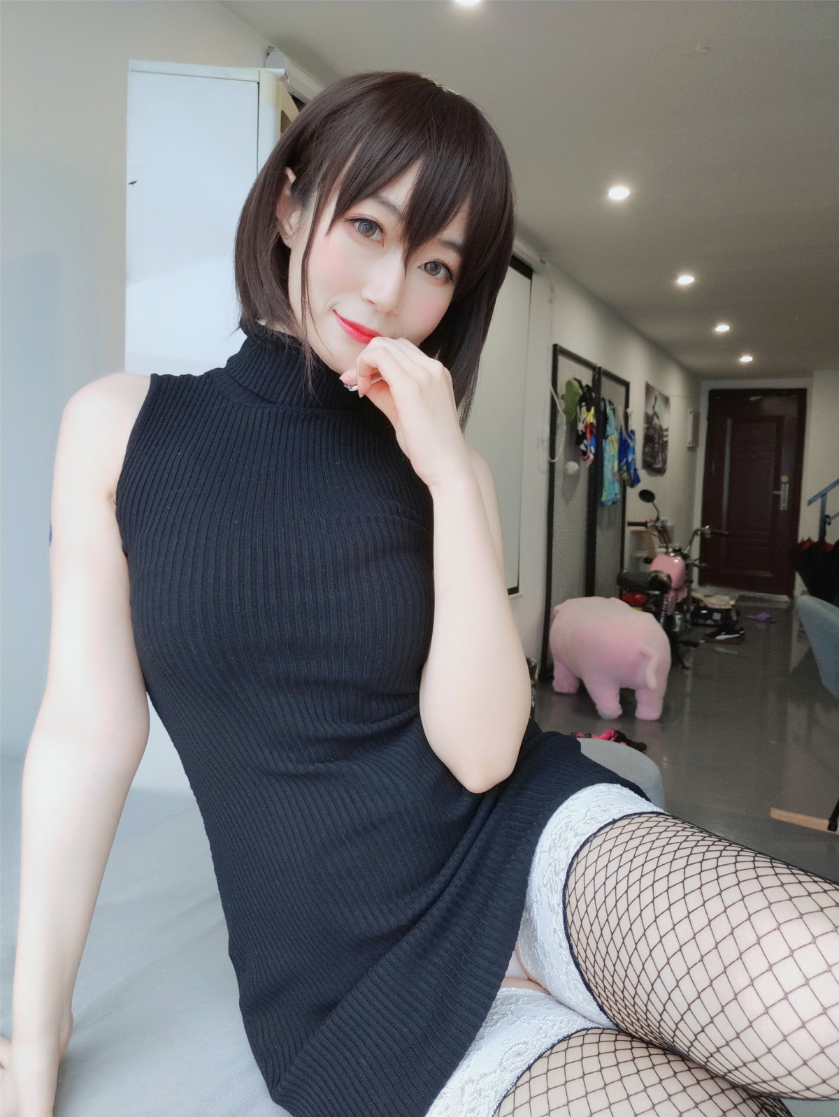 图片[25]-Coser小姐姐白银 – 黑色包臀裙 – COSPLAY-御萝部落