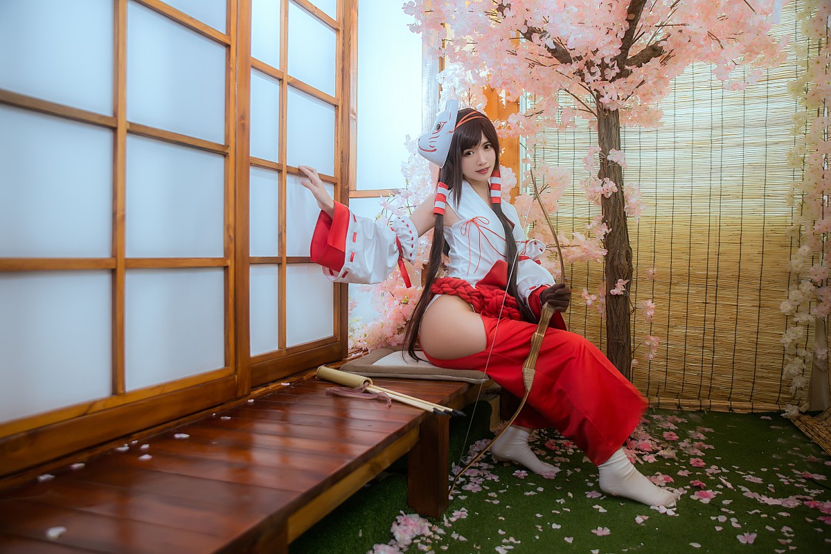 [Cosplay]鳗鱼霏儿 – 巫女 – COSPLAY-御萝部落