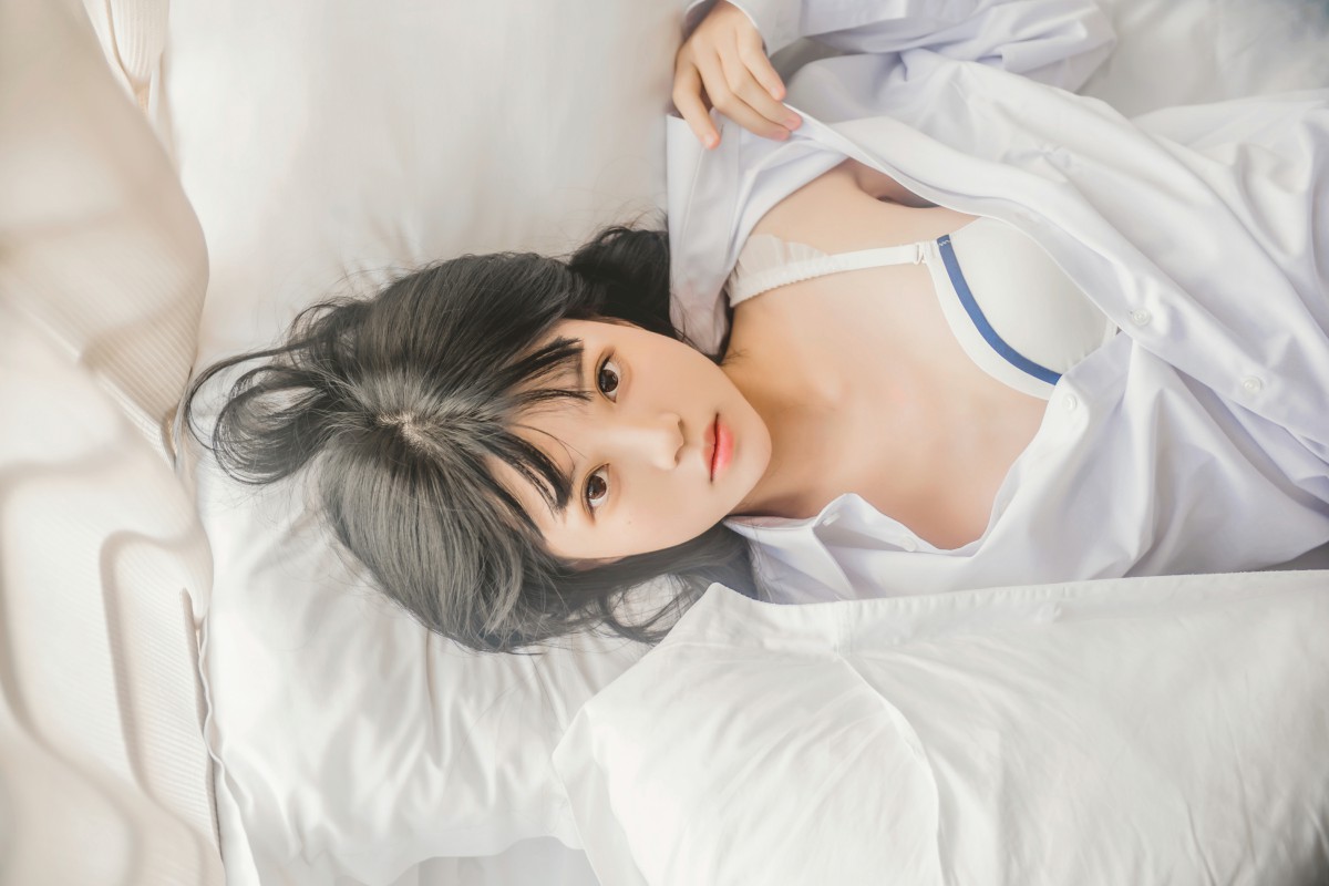 图片[25]-萝莉风COS 桜桃喵 – 白衬衫散发 – COSPLAY-御萝部落